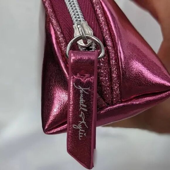 NWT Kendall and Kylie makeup bag - Picture 11 of 11